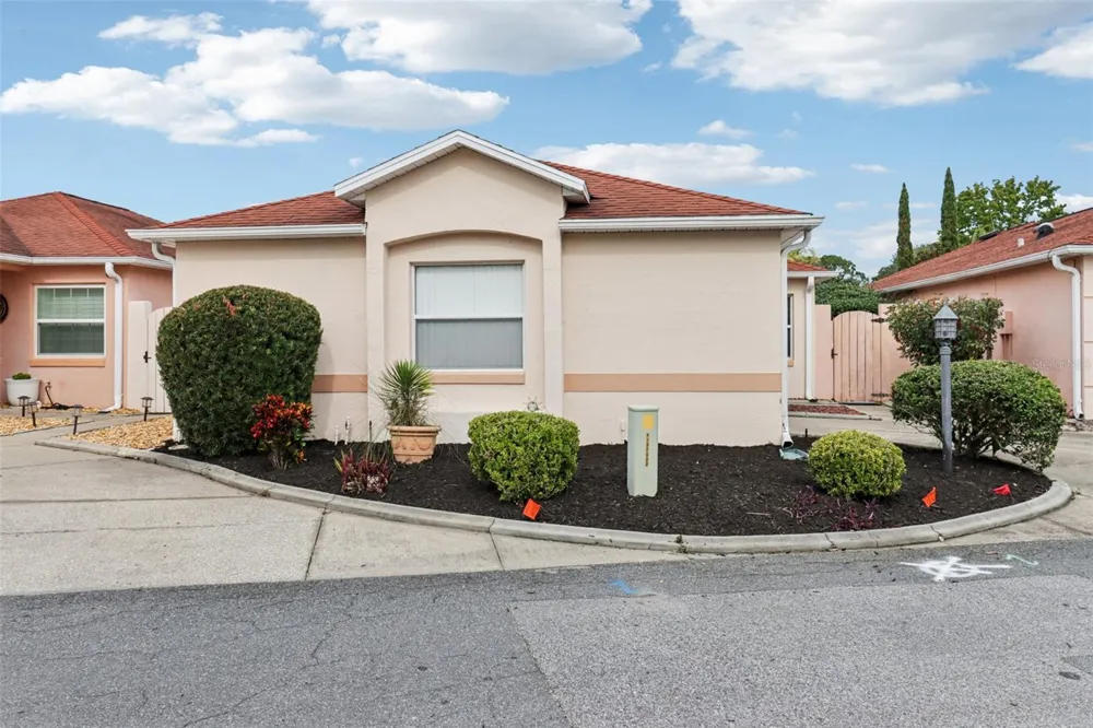 914 MENDOZA BOULEVARD Lady Lake, FL 32159