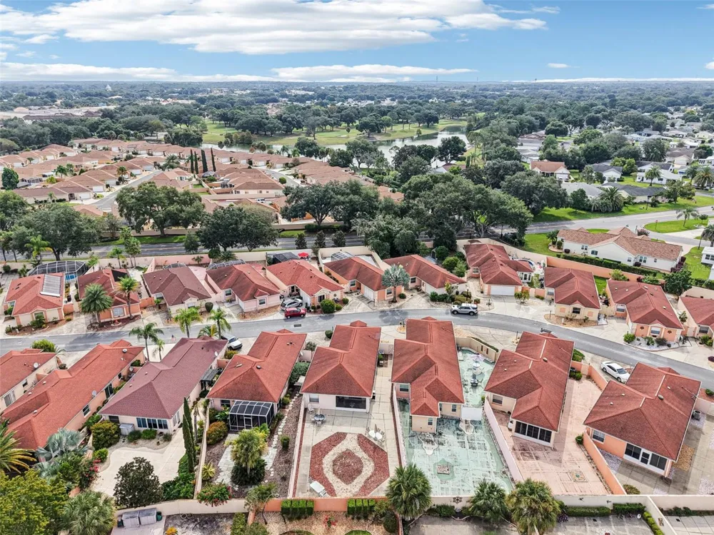 914 MENDOZA BOULEVARD Lady Lake, FL 32159