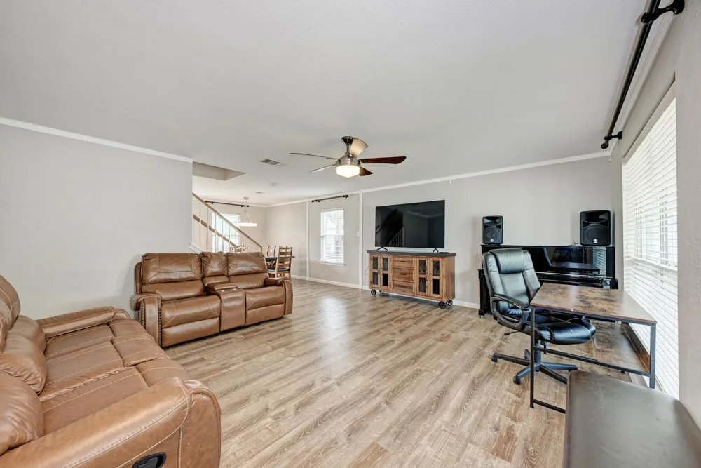 913 Whitley Drive Leander, TX 78641