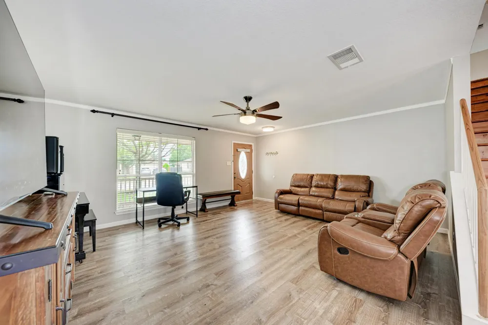 913 Whitley Drive Leander, TX 78641
