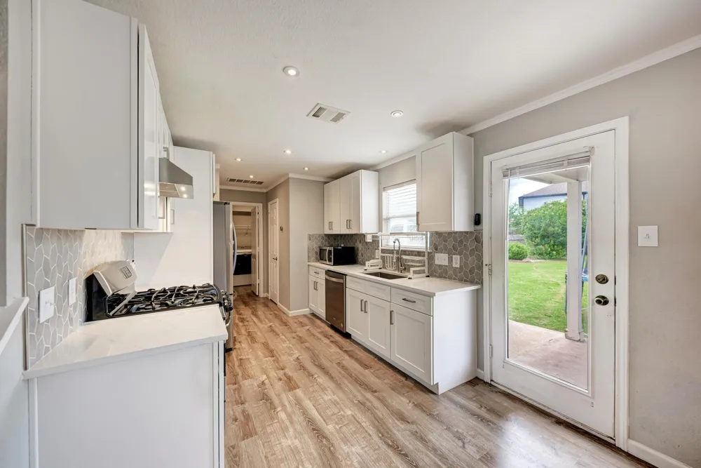 913 Whitley Drive Leander, TX 78641