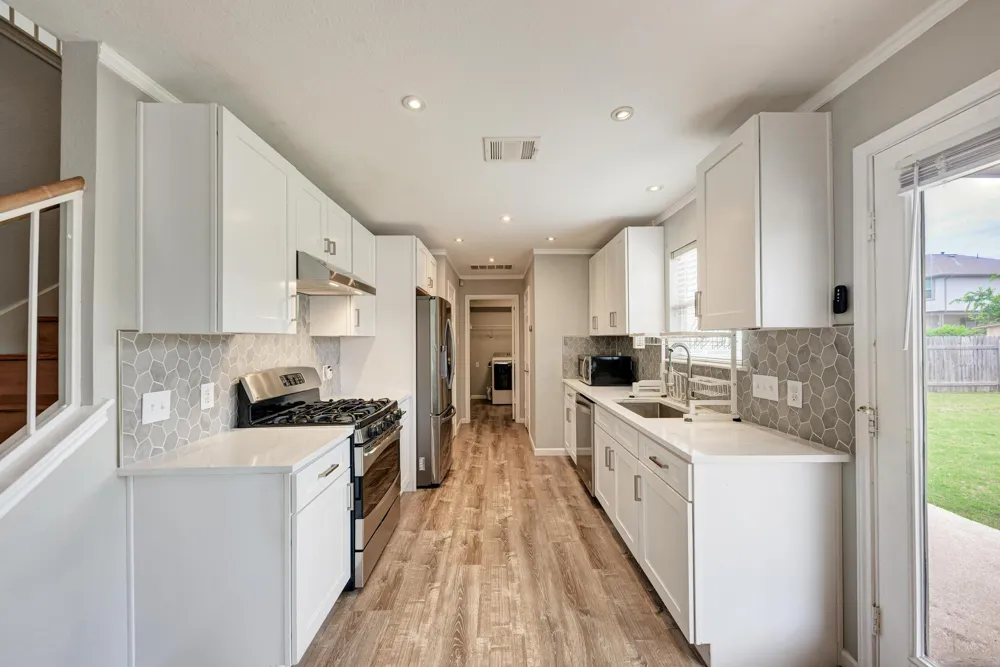 913 Whitley Drive Leander, TX 78641