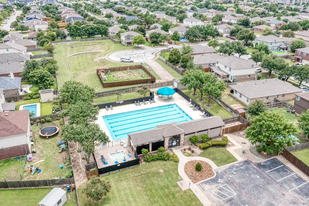 913 Whitley Drive Leander, TX 78641