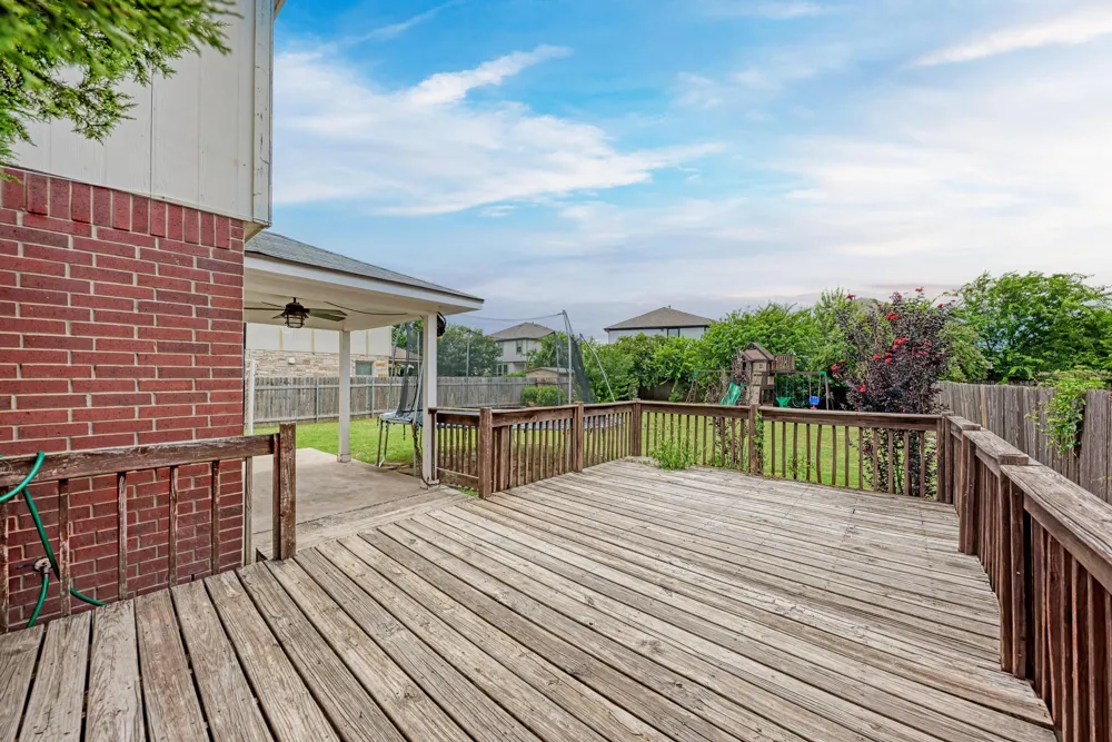 913 Whitley Drive Leander, TX 78641
