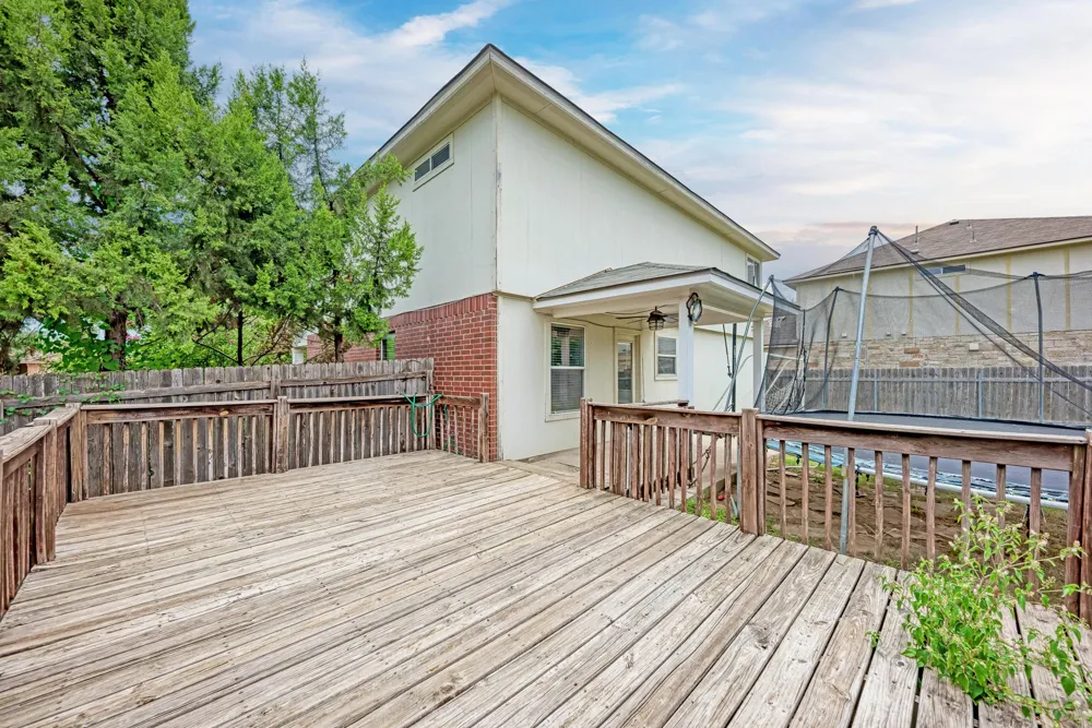 913 Whitley Drive Leander, TX 78641