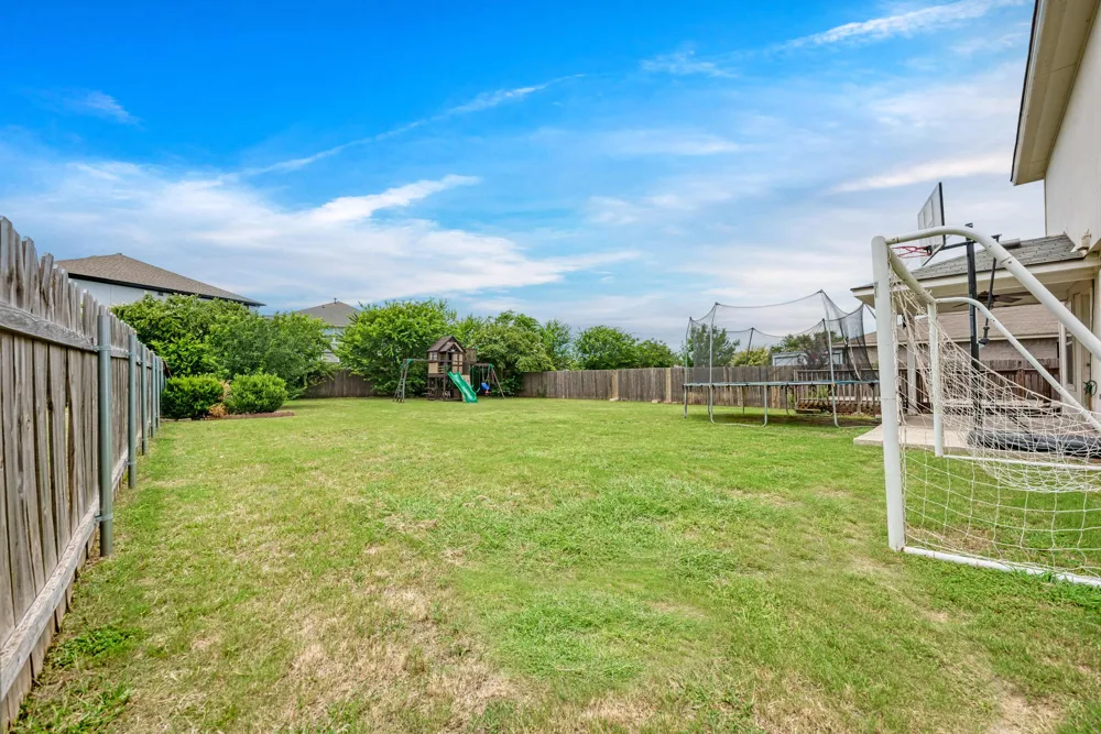 913 Whitley Drive Leander, TX 78641