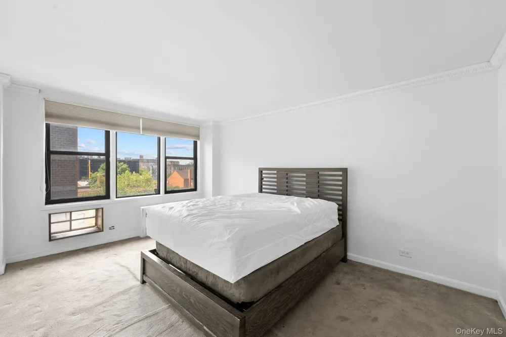 3121 Middletown Road #8A Bronx, NY 10461