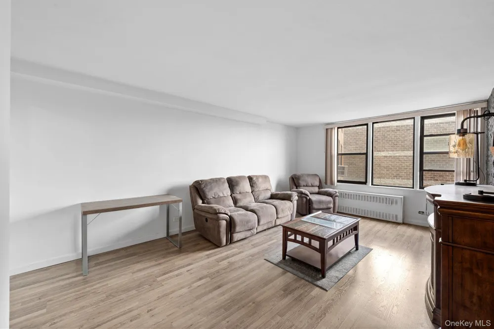 3121 Middletown Road #8A Bronx, NY 10461