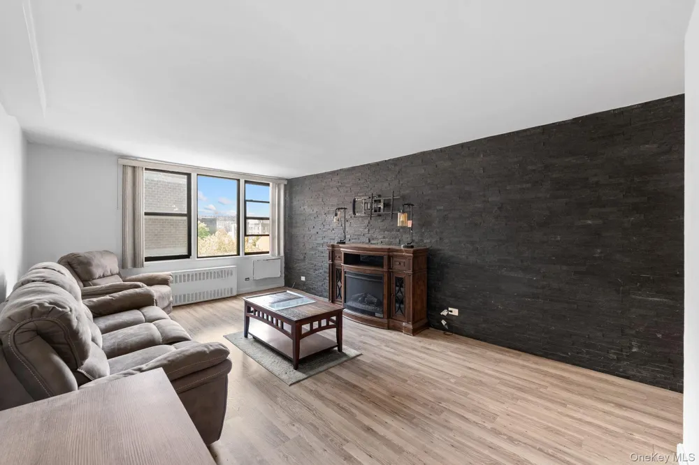 3121 Middletown Road #8A Bronx, NY 10461