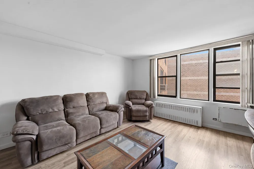 3121 Middletown Road #8A Bronx, NY 10461