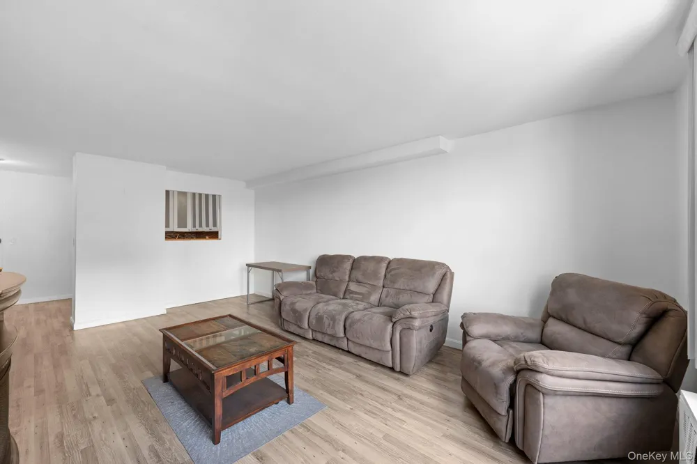 3121 Middletown Road #8A Bronx, NY 10461