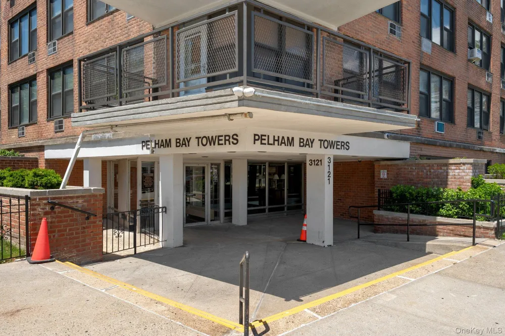 3121 Middletown Road #8A Bronx, NY 10461