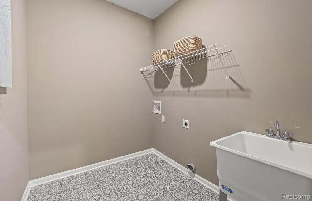 3032 Sheffield Circle Independence Charter Township, MI 48346