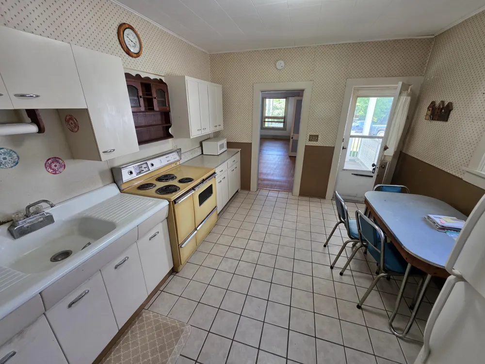 299 4th Street Manistee, MI 49660
