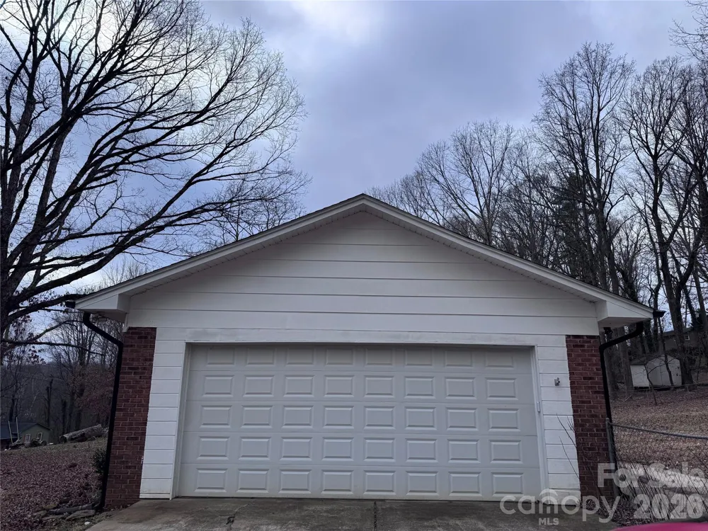 1511 Old Carriage Drive Newton, NC 28658