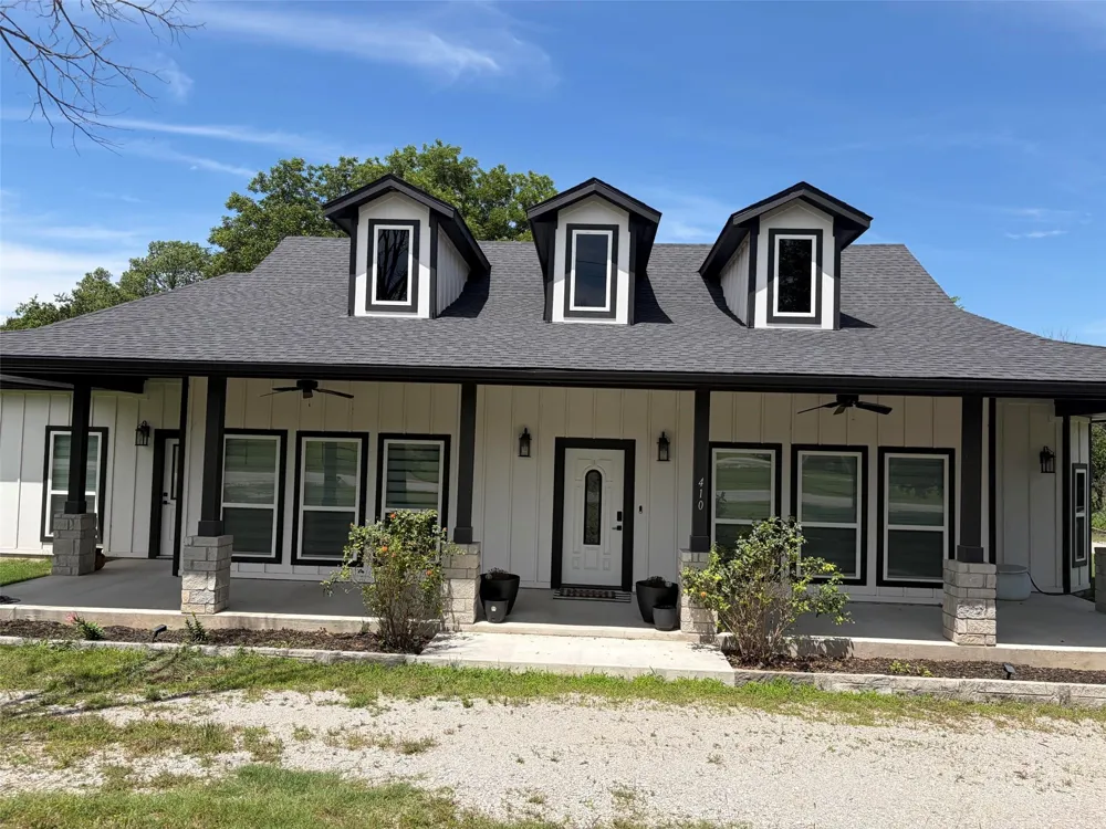 410 S Wickham Street Alvord, TX 76225