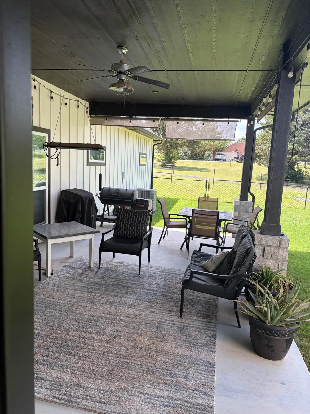 410 S Wickham Street Alvord, TX 76225