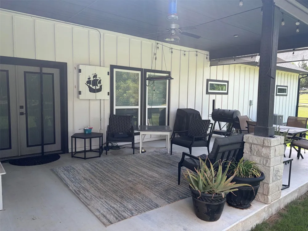 410 S Wickham Street Alvord, TX 76225