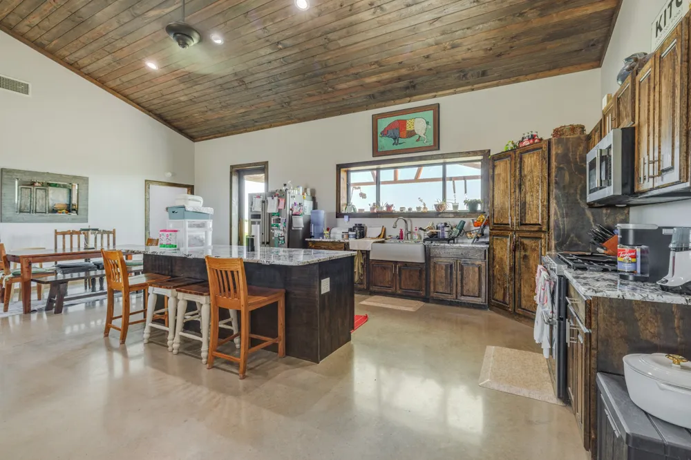 11530 County Road 140 Hamlin, TX 79520
