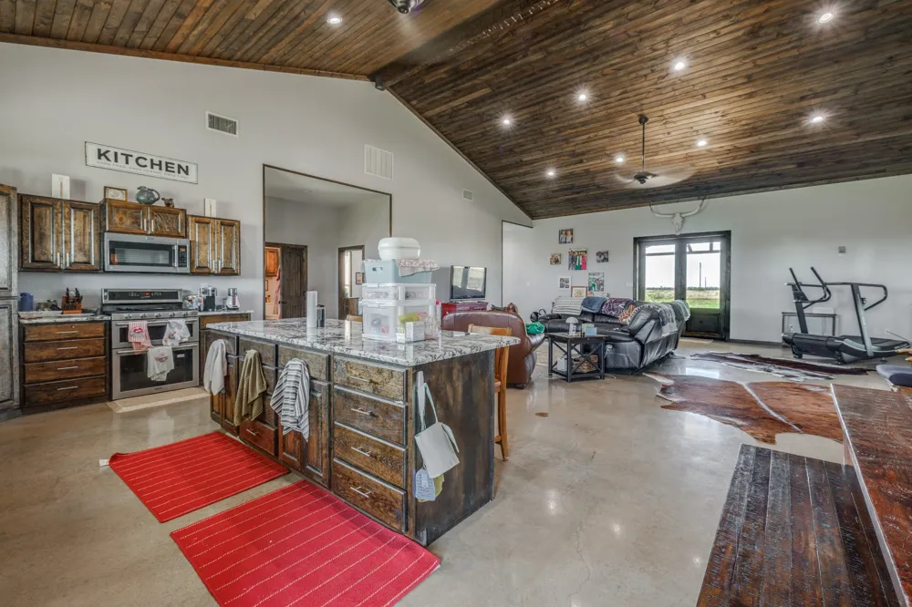 11530 County Road 140 Hamlin, TX 79520