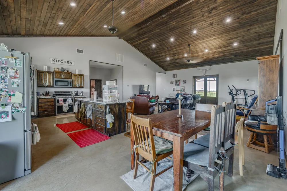 11530 County Road 140 Hamlin, TX 79520