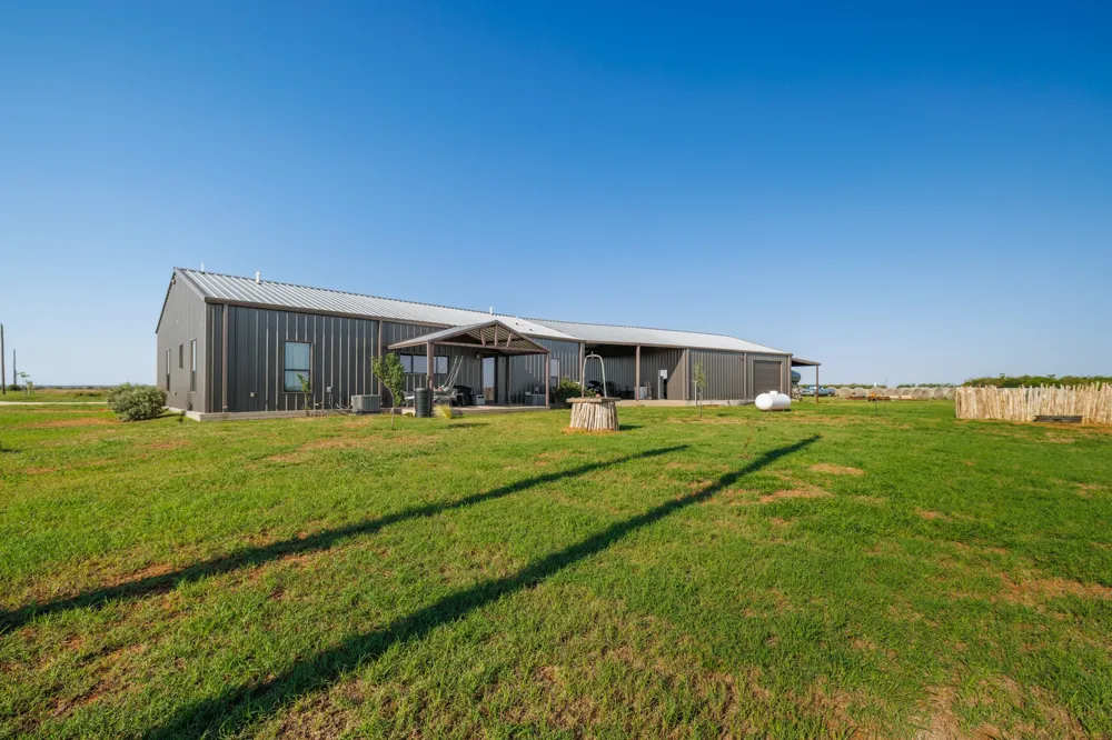 11530 County Road 140 Hamlin, TX 79520