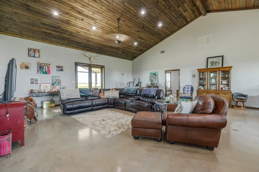 11530 County Road 140 Hamlin, TX 79520