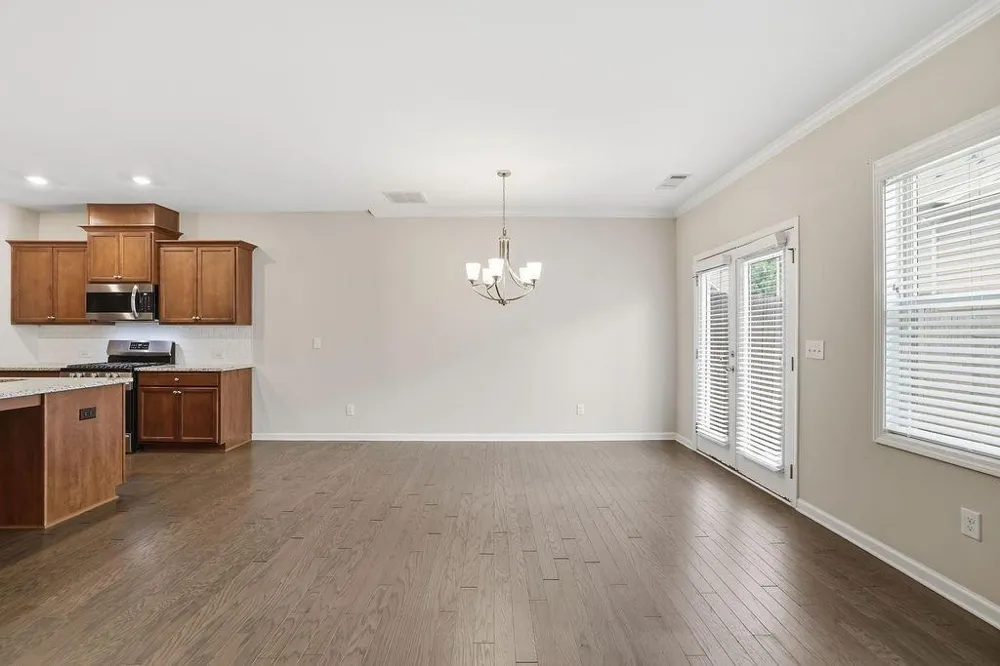 1162 Lanier Willow Path Buford, GA 30518