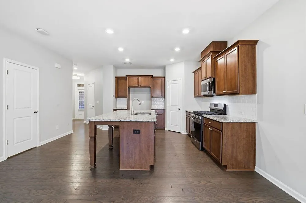 1162 Lanier Willow Path Buford, GA 30518