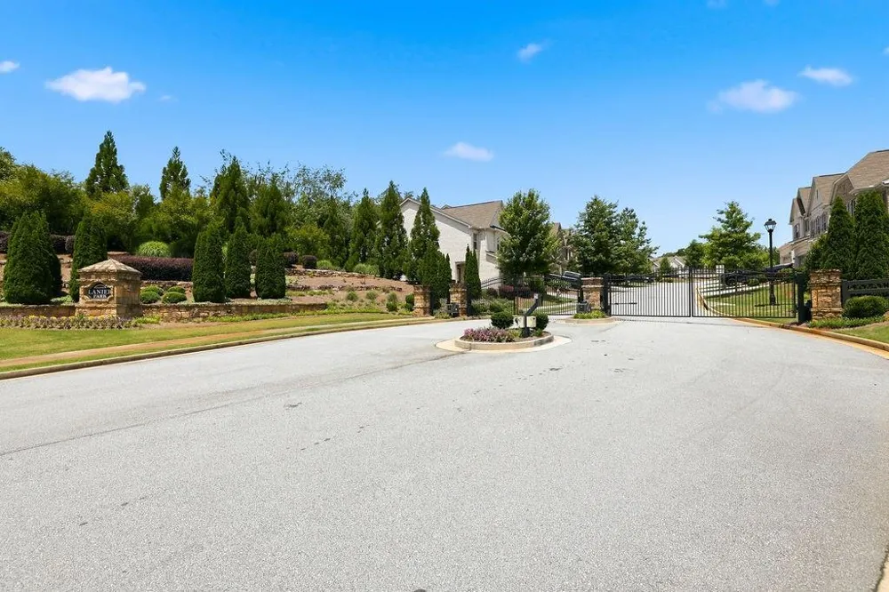 1162 Lanier Willow Path Buford, GA 30518