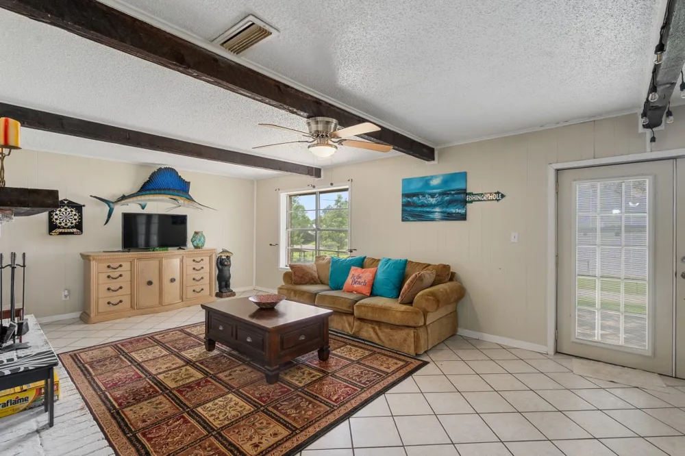 100 W Oak Acres Drive Malakoff, TX 75148