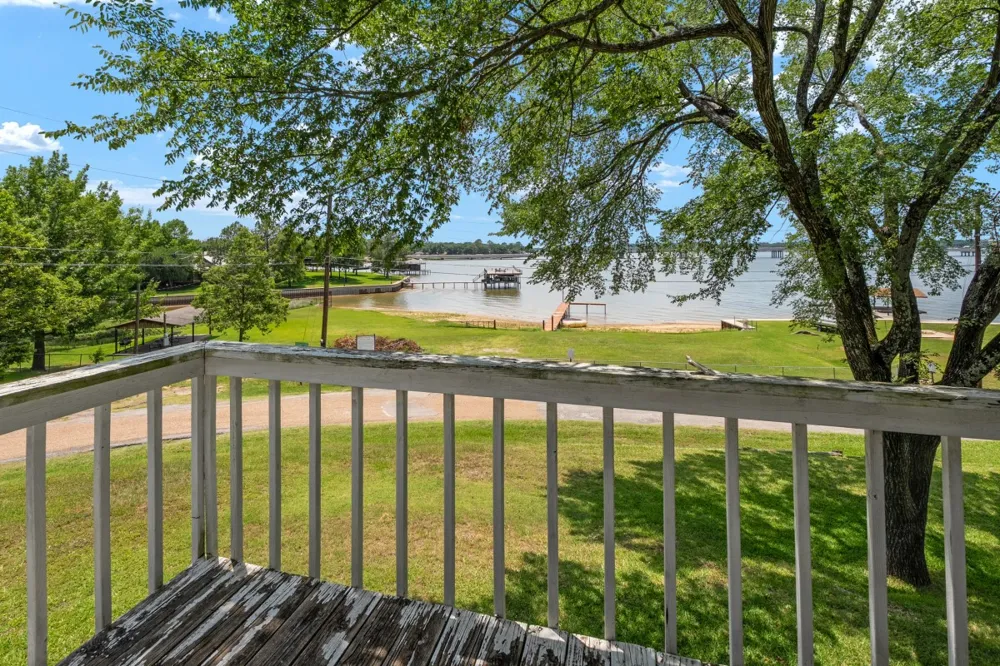 100 W Oak Acres Drive Malakoff, TX 75148