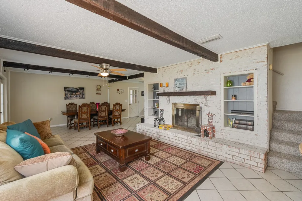 100 W Oak Acres Drive Malakoff, TX 75148