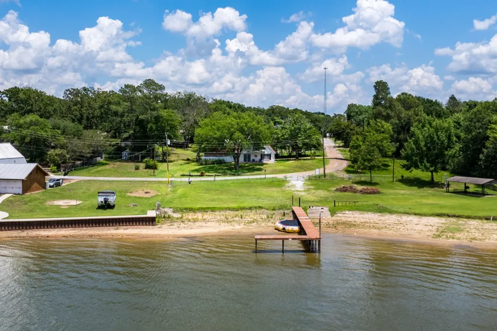 100 W Oak Acres Drive Malakoff, TX 75148