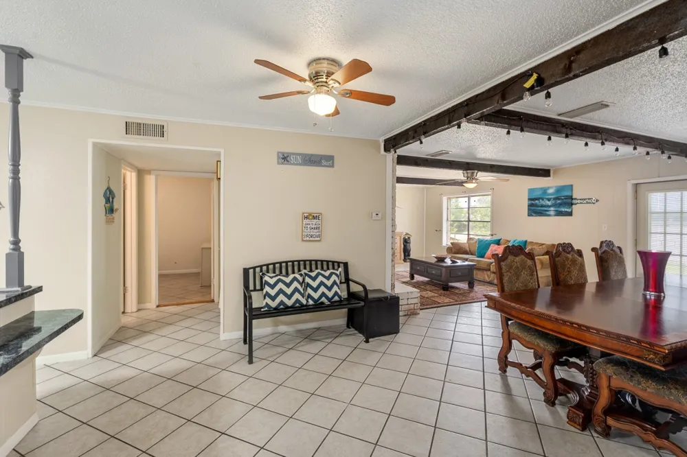 100 W Oak Acres Drive Malakoff, TX 75148