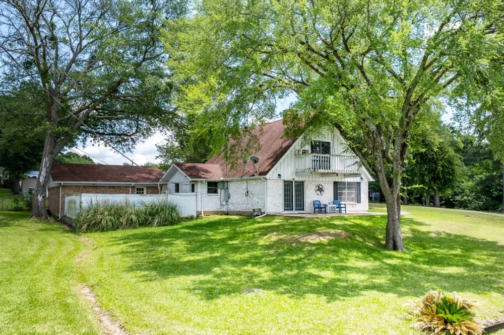 100 W Oak Acres Drive Malakoff, TX 75148