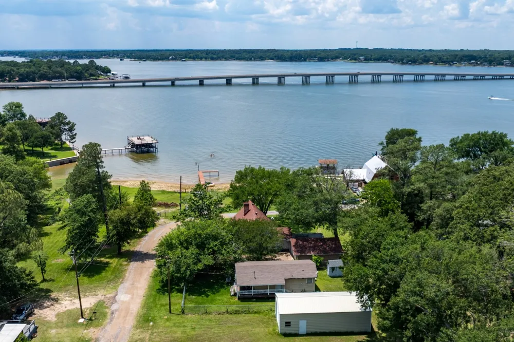 100 W Oak Acres Drive Malakoff, TX 75148