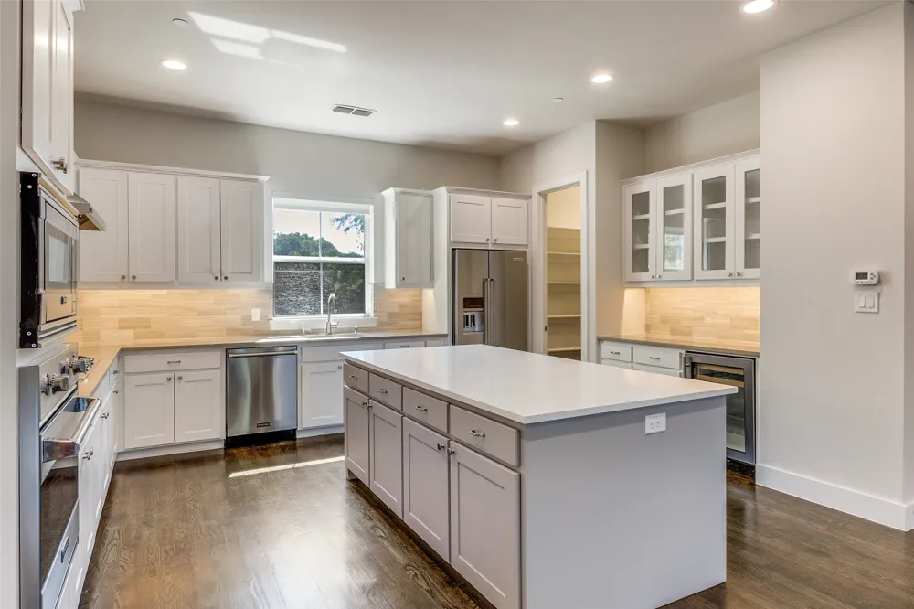 7700 Eastern Avenue #401 Dallas, TX 75209