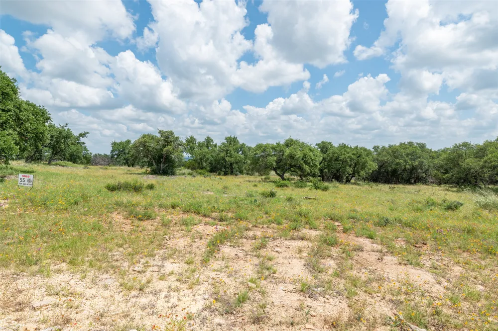 140 Longview Lane San Saba, TX 76877