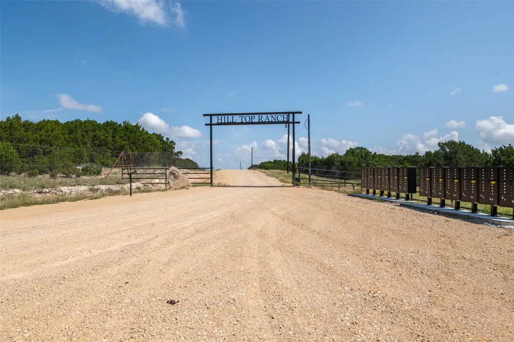 140 Longview Lane San Saba, TX 76877