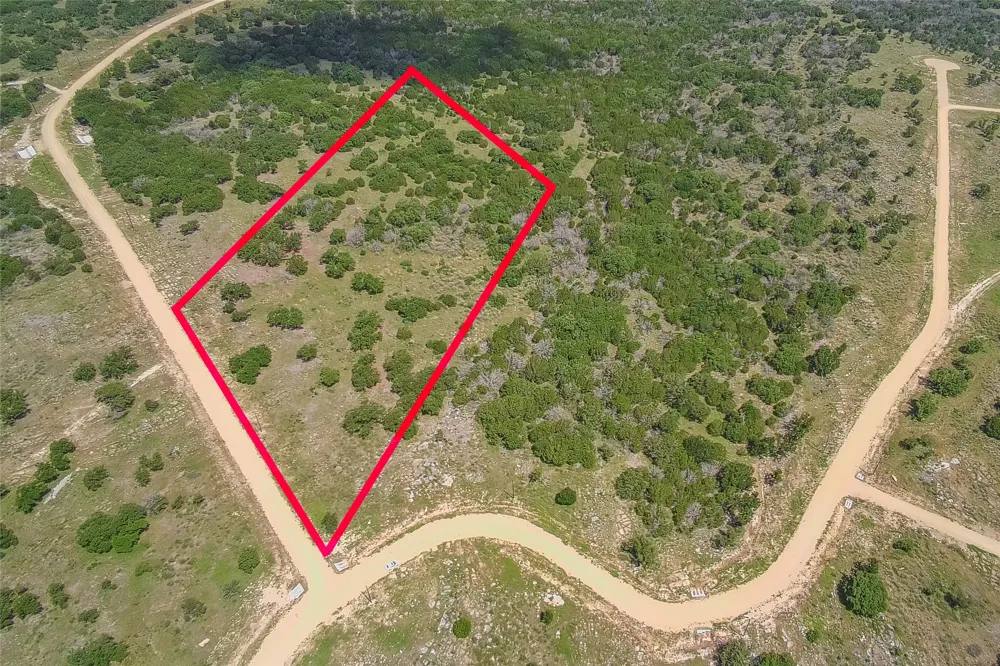140 Longview Lane San Saba, TX 76877
