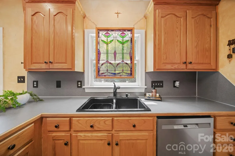 8513 Middleton Circle Harrisburg, NC 28075