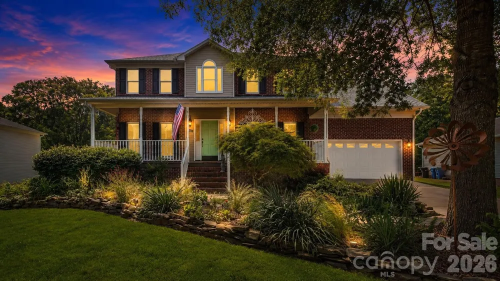 8513 Middleton Circle Harrisburg, NC 28075