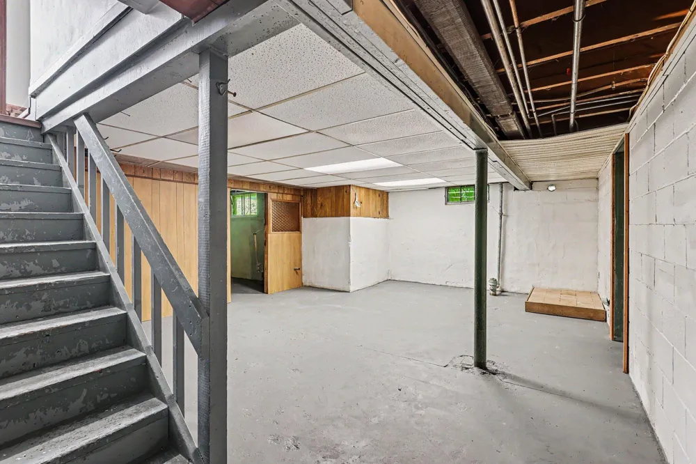 3477 W Garfield Road New Era, MI 49446