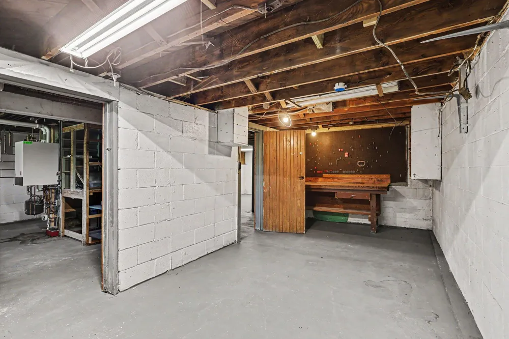 3477 W Garfield Road New Era, MI 49446