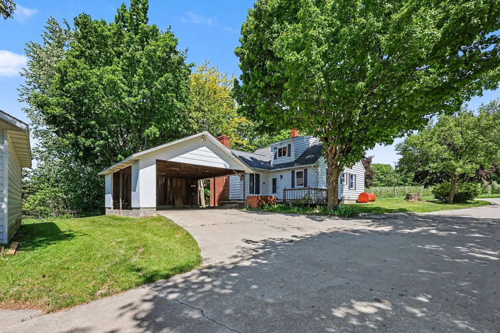 3477 W Garfield Road New Era, MI 49446