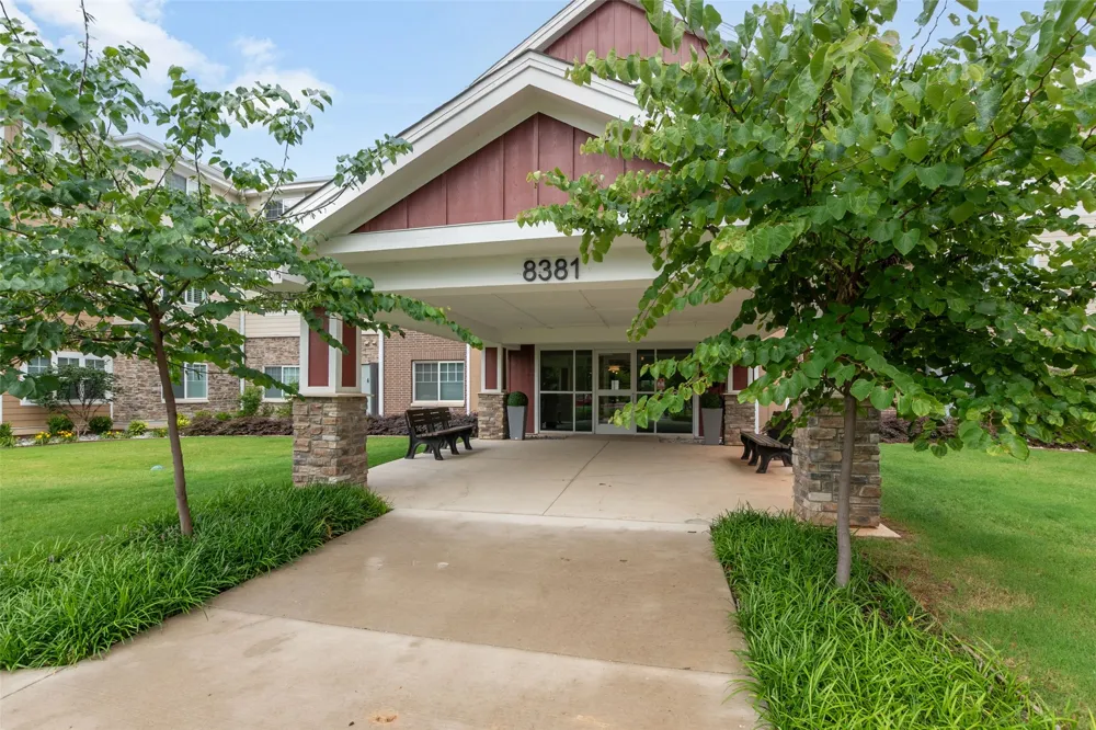 8381 Davis Boulevard #306 North Richland Hills, TX 76182