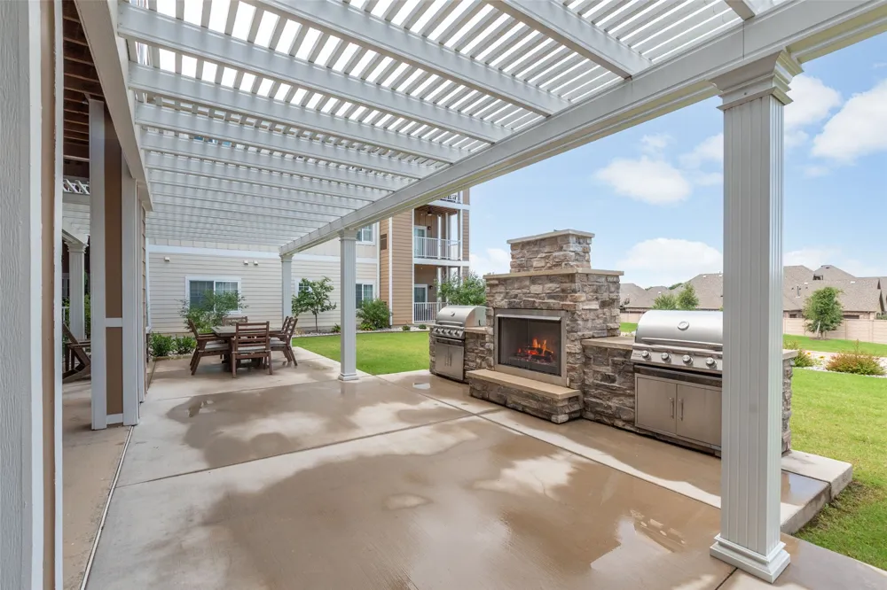 8381 Davis Boulevard #306 North Richland Hills, TX 76182