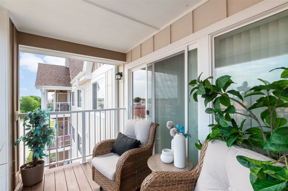 8381 Davis Boulevard #306 North Richland Hills, TX 76182