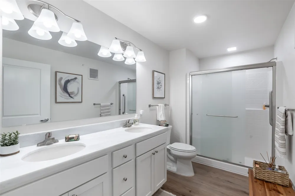 8381 Davis Boulevard #306 North Richland Hills, TX 76182